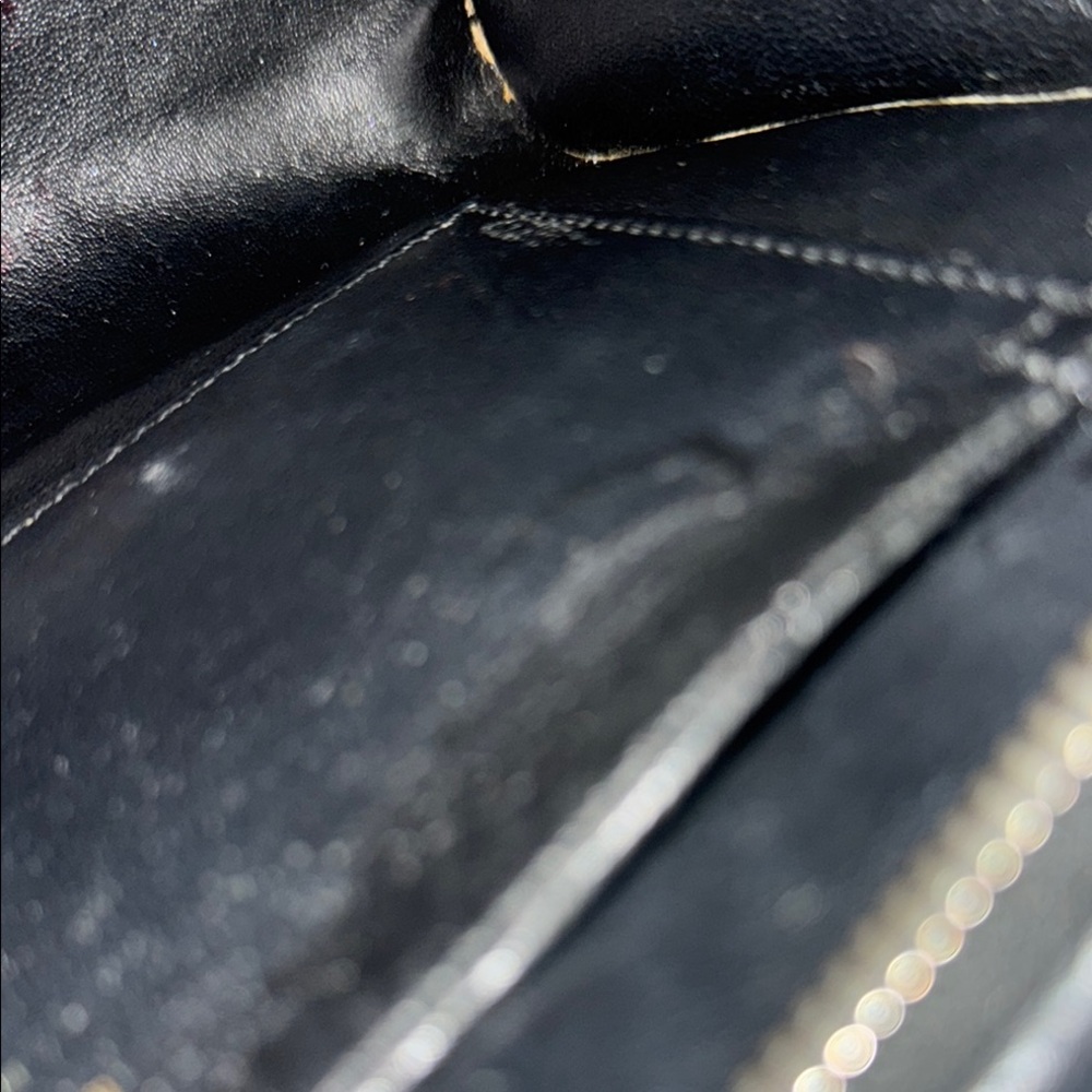 Saint Laurent Black Leather Tote with Gold Logo - Picture 8 of 9